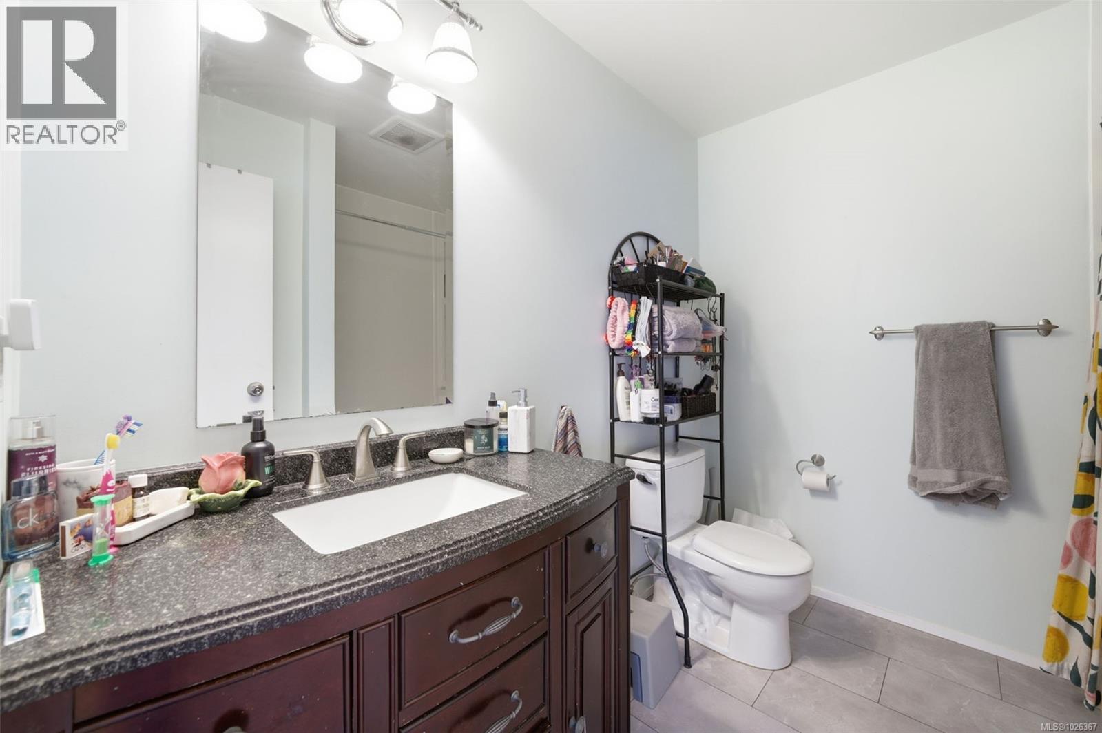 707 Stancombe Pl, Esquimalt