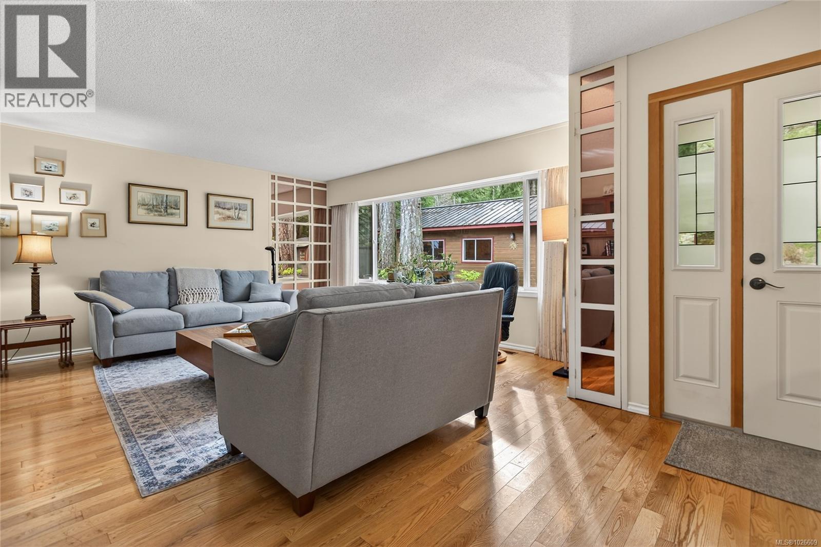 5611 Bates Rd, Courtenay