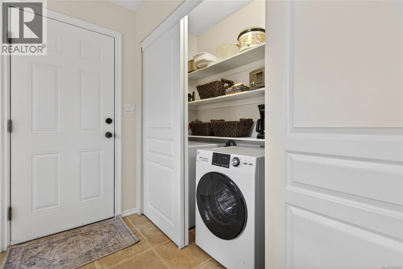 5611 Bates Rd, Courtenay