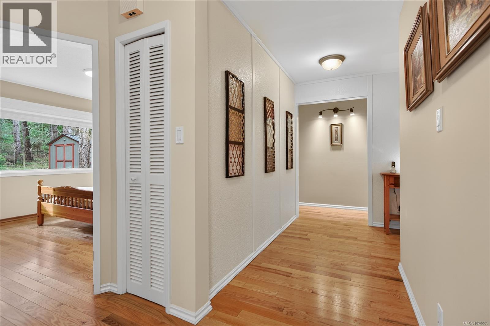 5611 Bates Rd, Courtenay