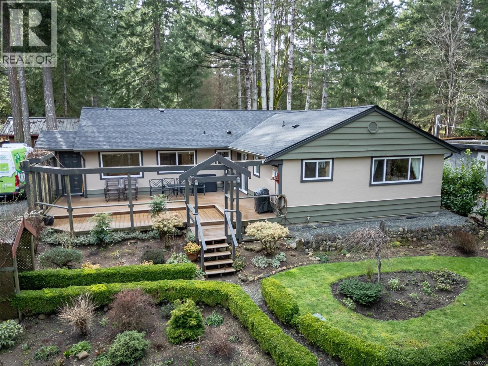 5611 Bates Rd, Courtenay