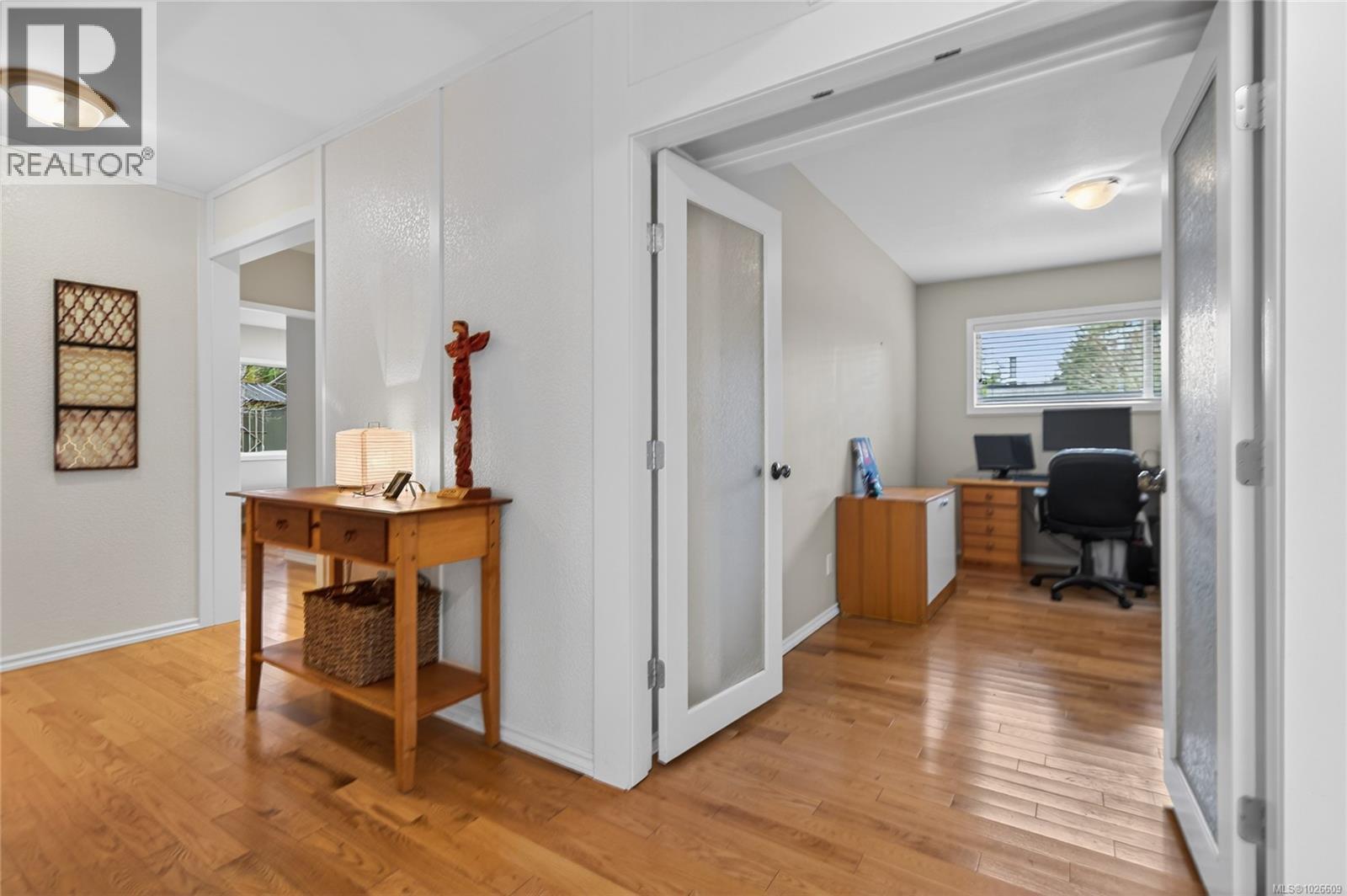 5611 Bates Rd, Courtenay