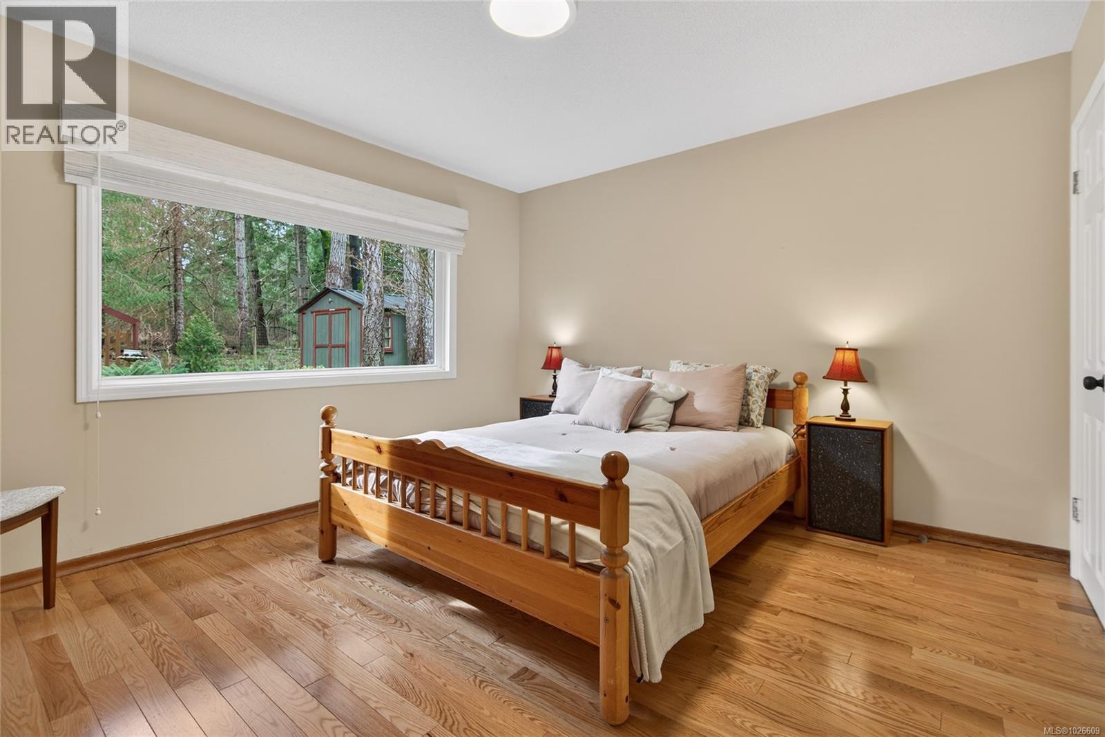 5611 Bates Rd, Courtenay