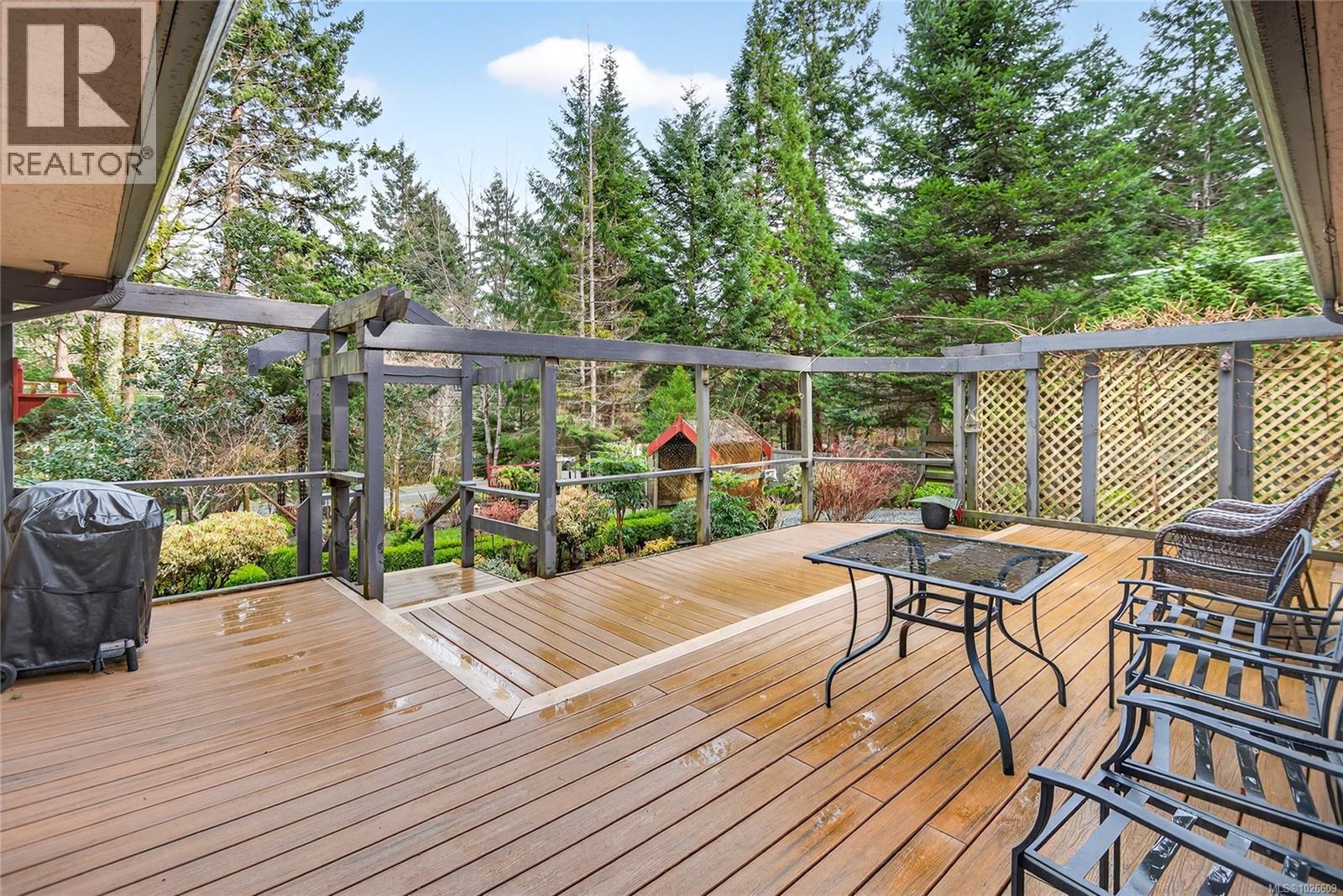 5611 Bates Rd, Courtenay