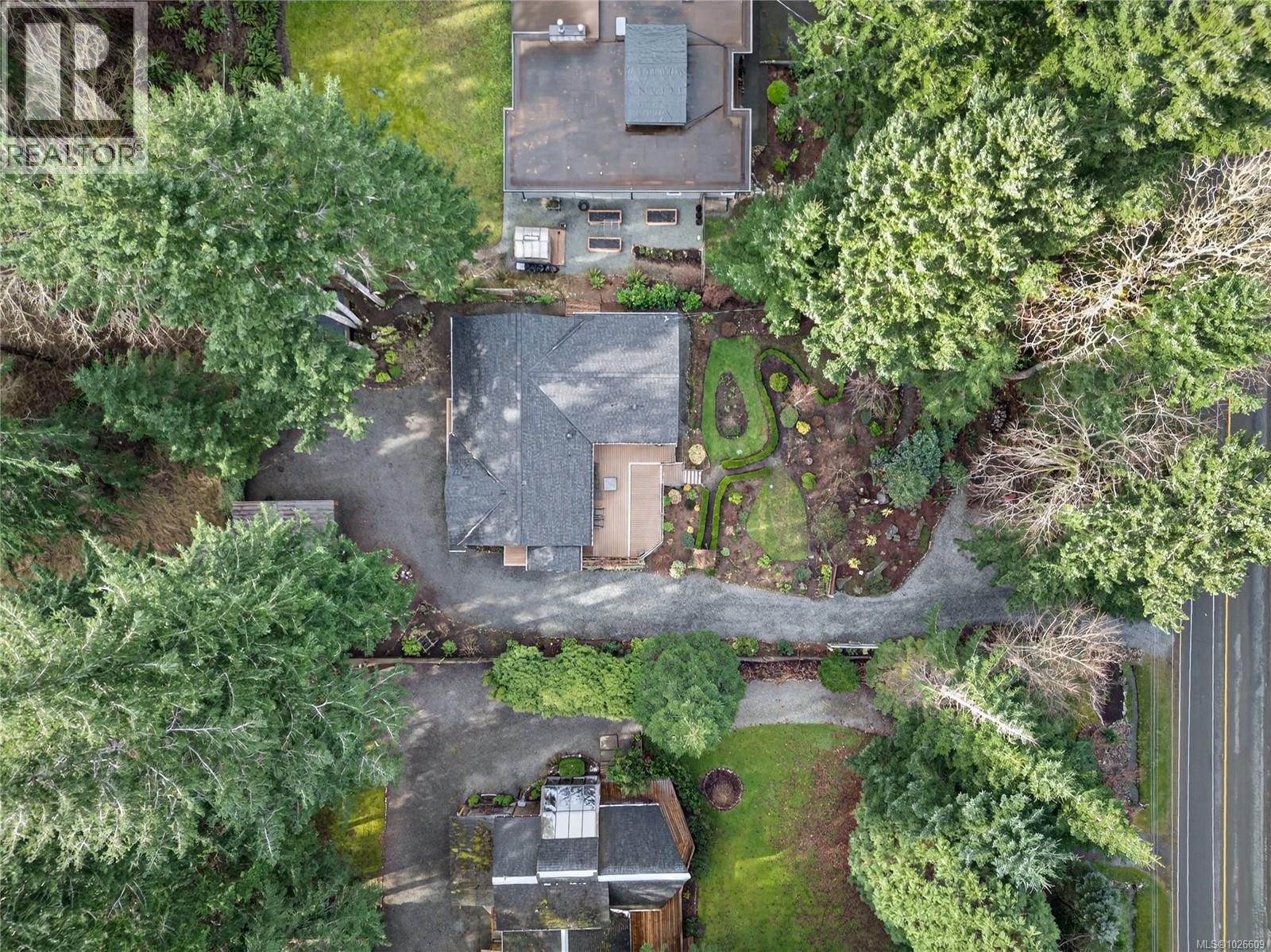 5611 Bates Rd, Courtenay