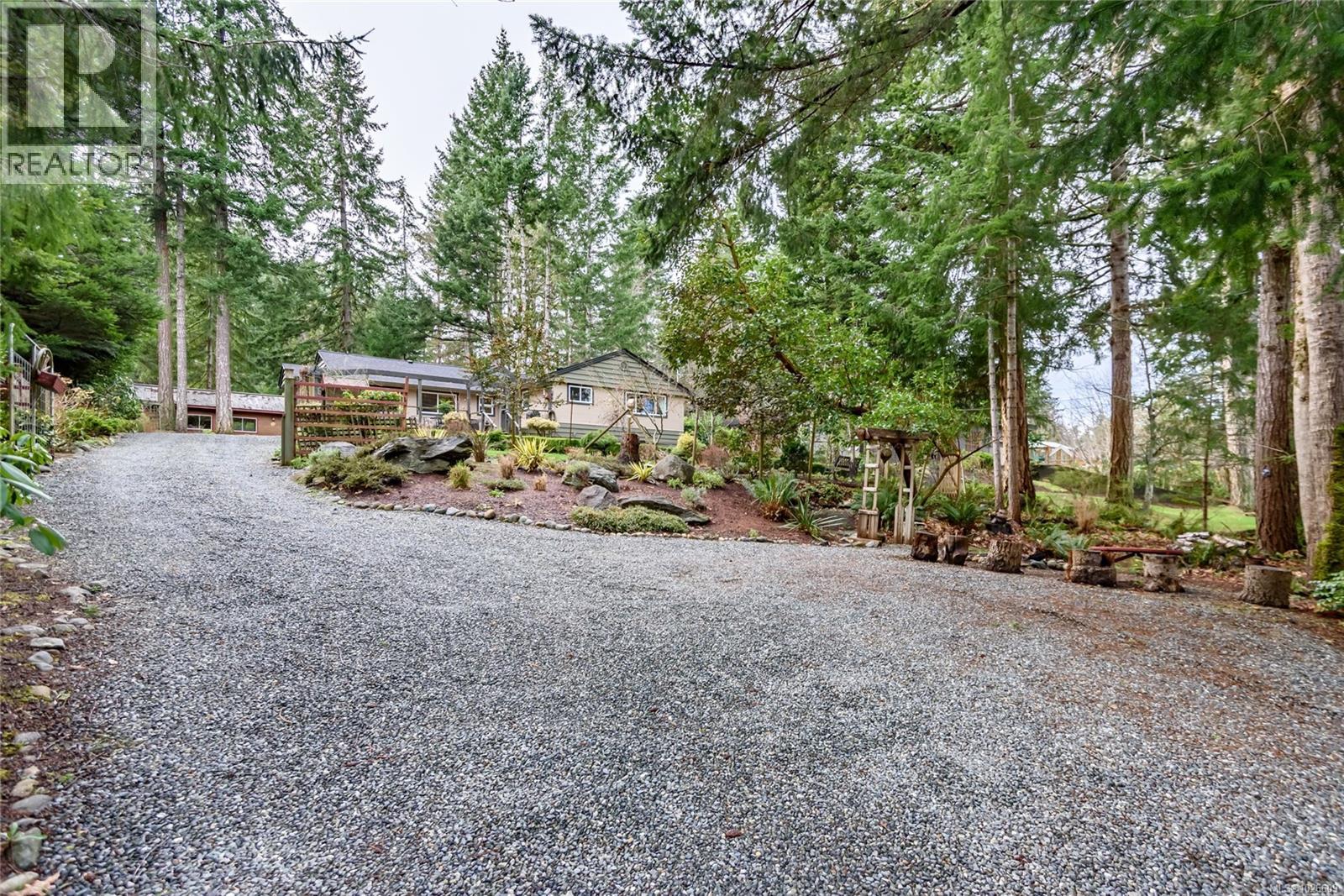 5611 Bates Rd, Courtenay