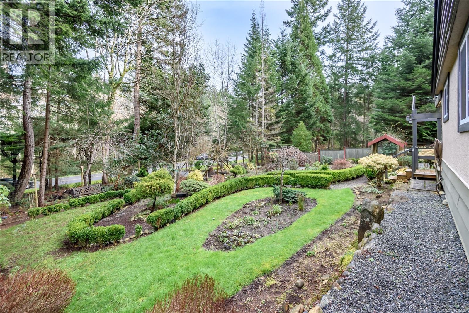 5611 Bates Rd, Courtenay