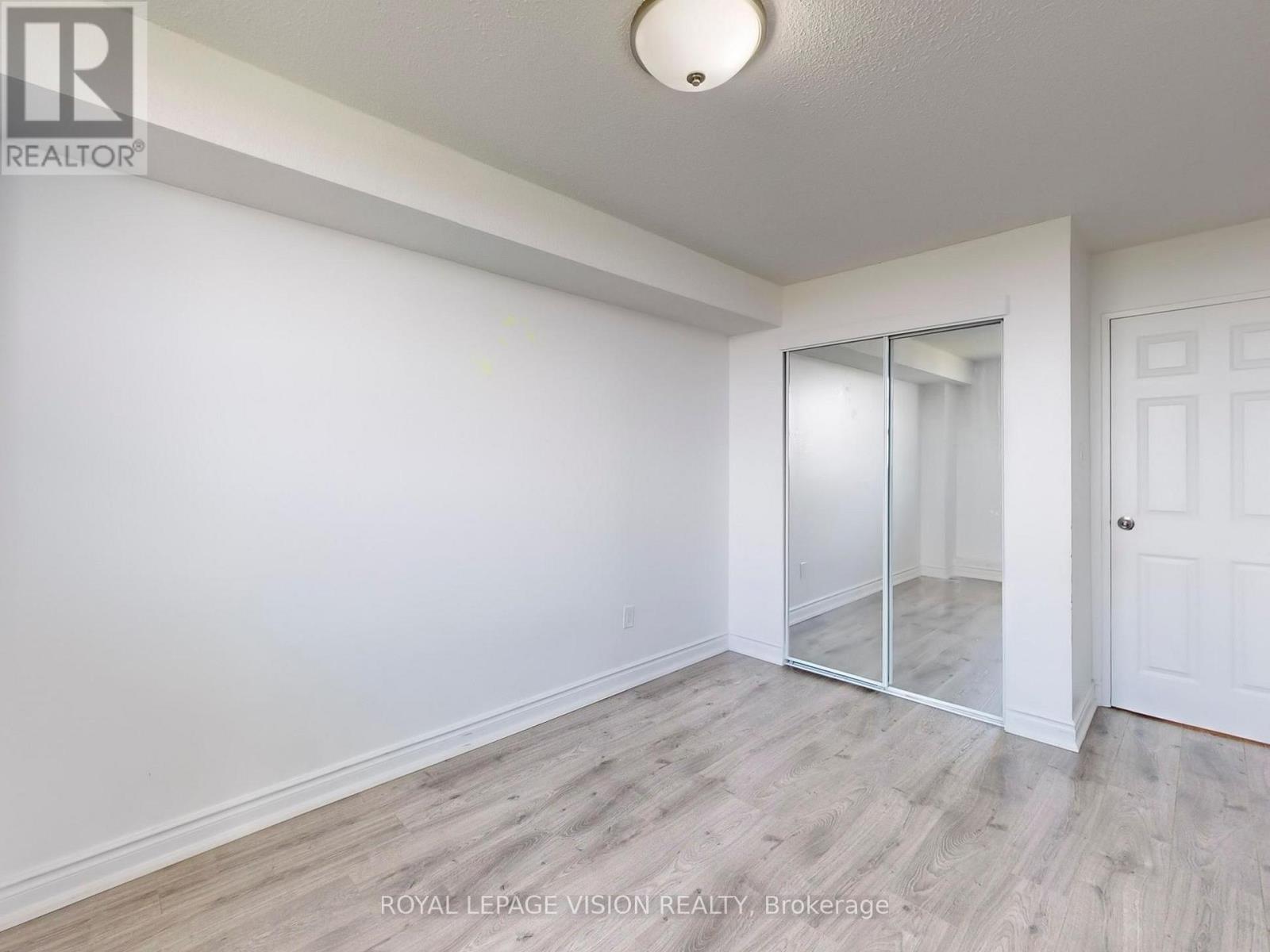 #1714 100 WINGARDEN COURT - 26