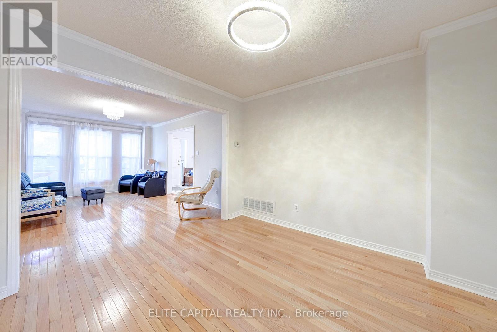36 ASHCOTT STREET - 8