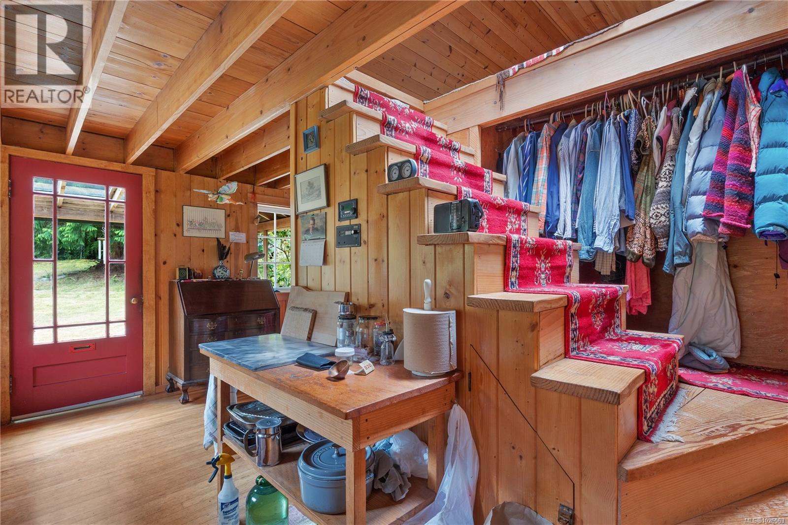 10 Windham Rd, Lasqueti Island