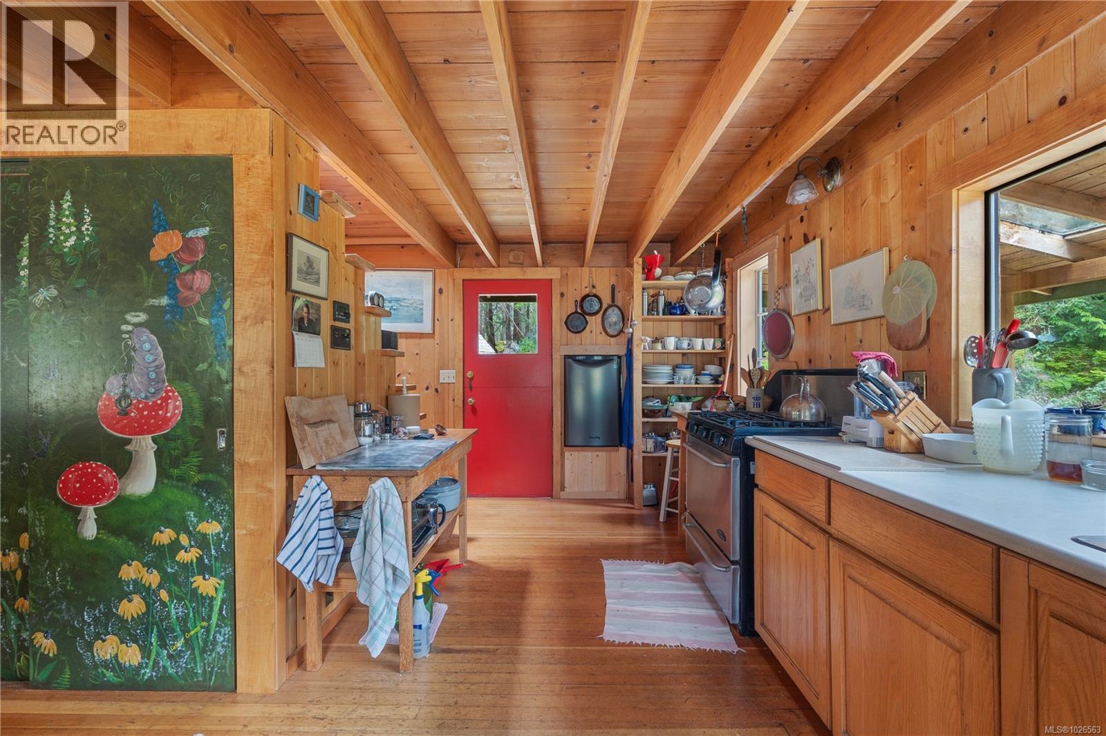 10 Windham Rd, Lasqueti Island