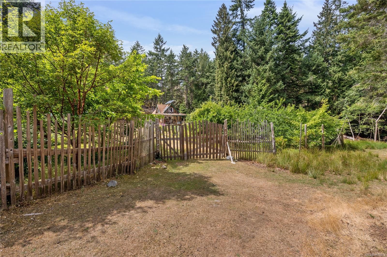 10 Windham Rd, Lasqueti Island