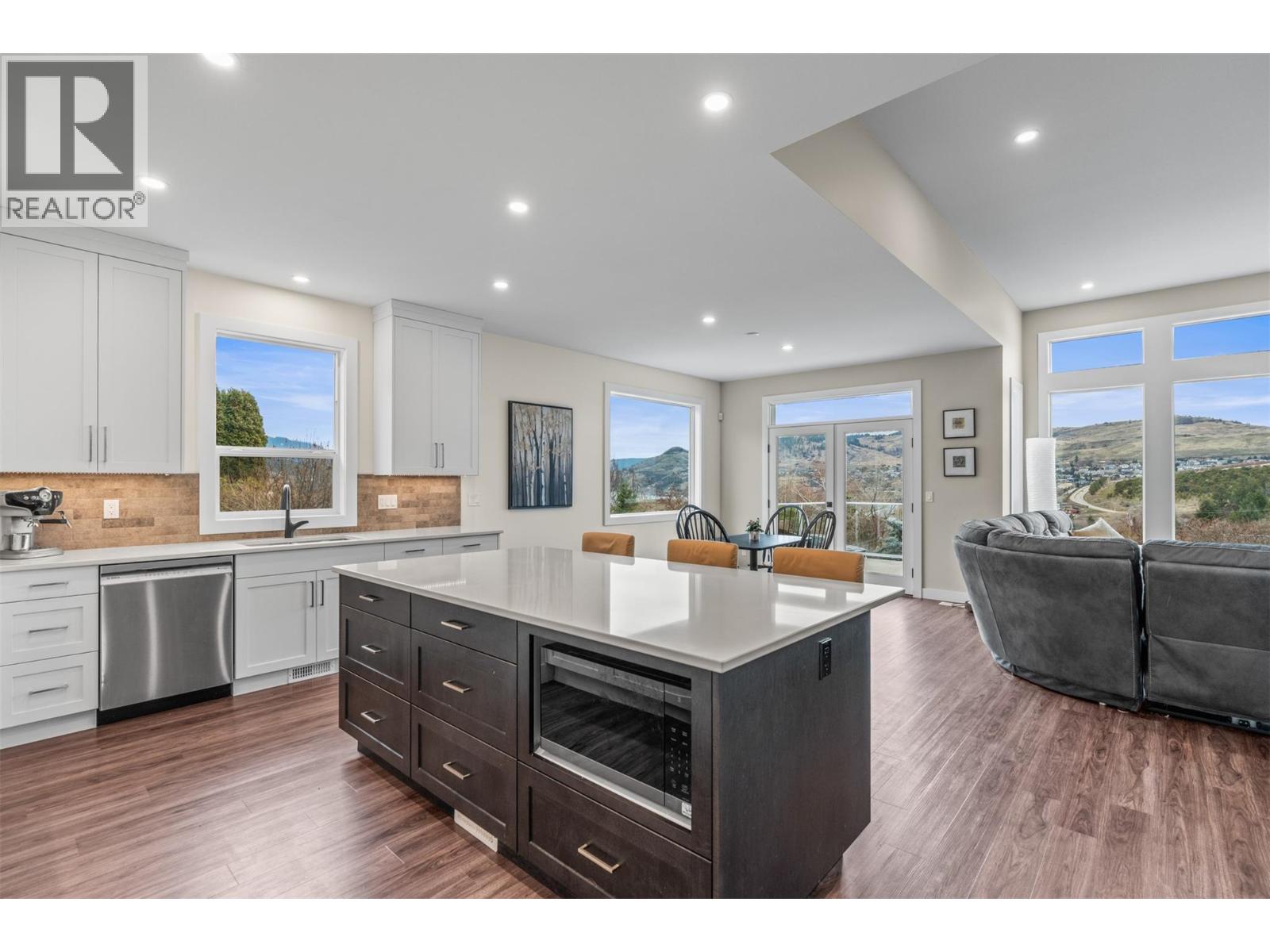 8909 Cherry Lane - 14