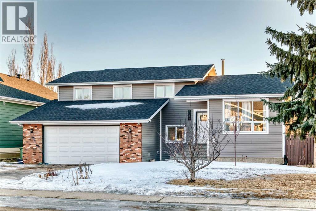 4011 40 Avenue - Photo 3 of 44, Ponoka, Alberta