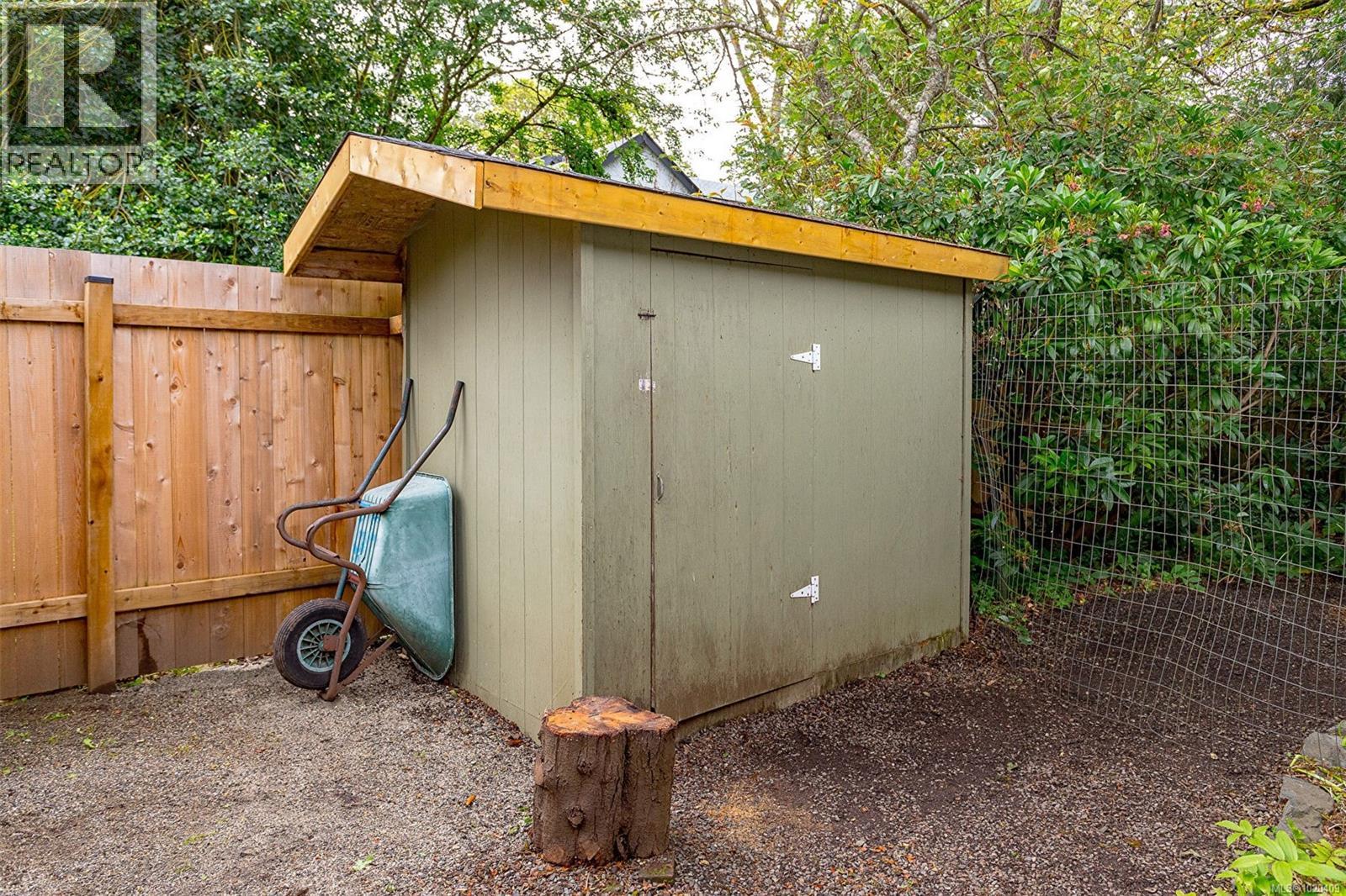 1941 Mayfair Dr, Saanich