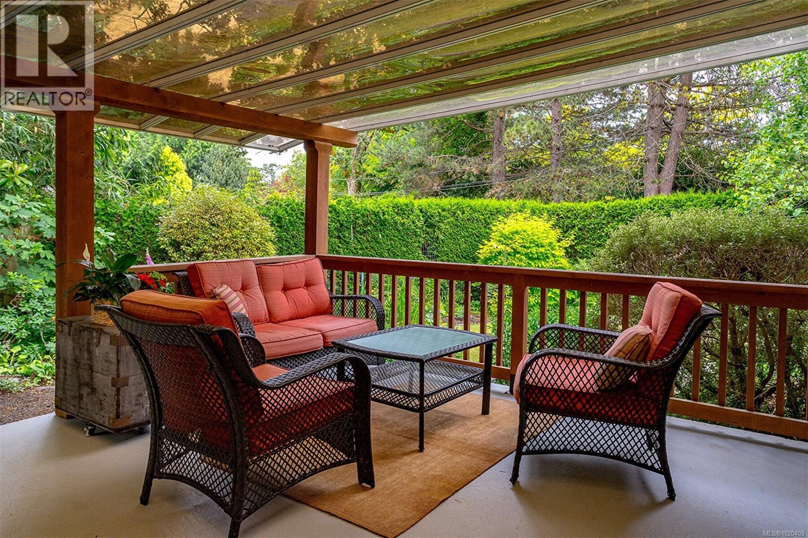 1941 Mayfair Dr, Saanich