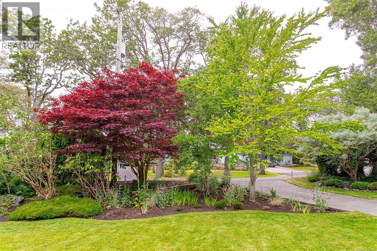 1941 Mayfair Dr, Saanich