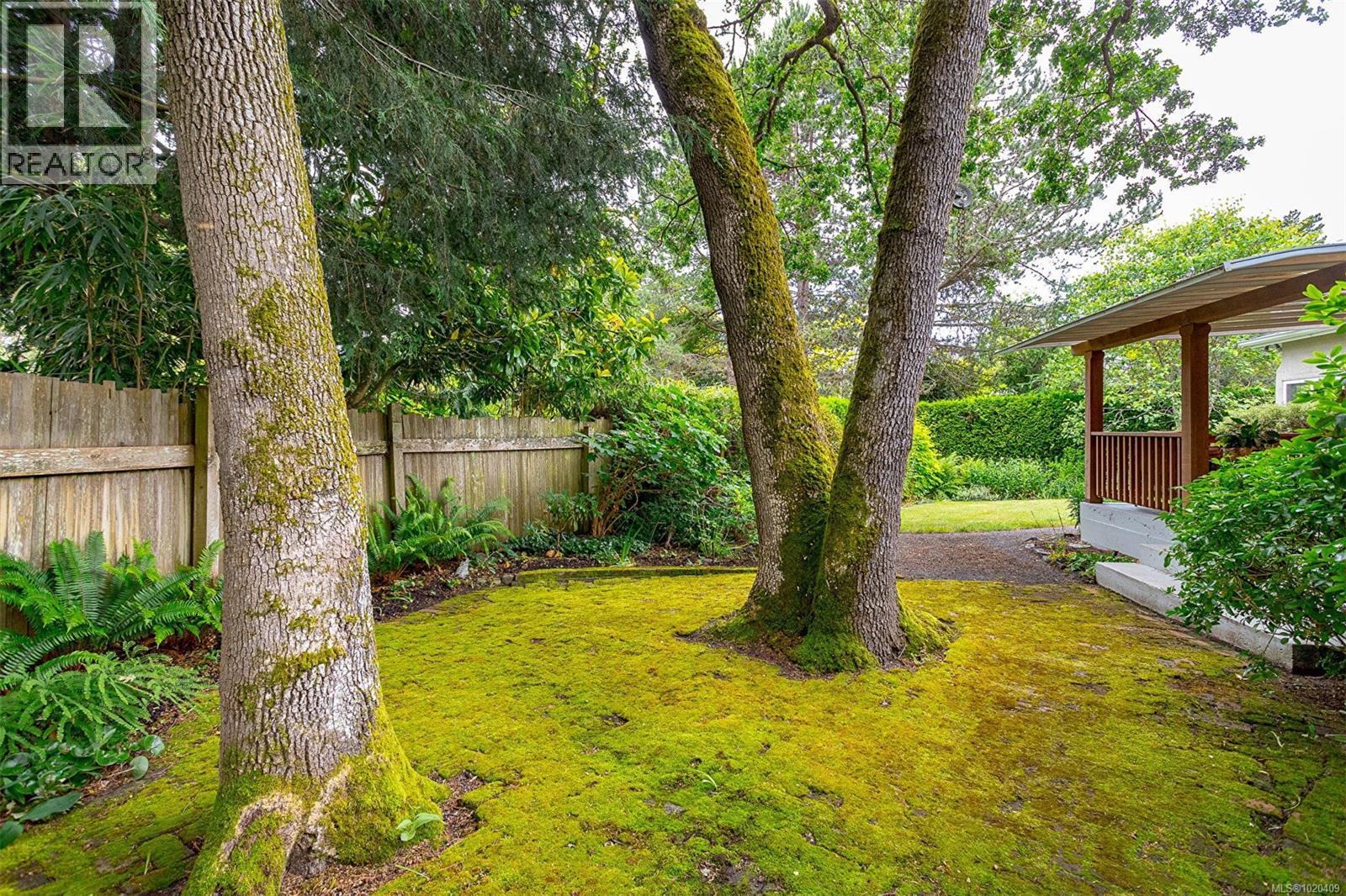1941 Mayfair Dr, Saanich