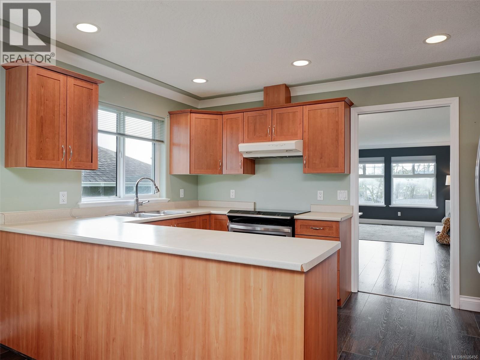 1276 Alan Rd, Saanich