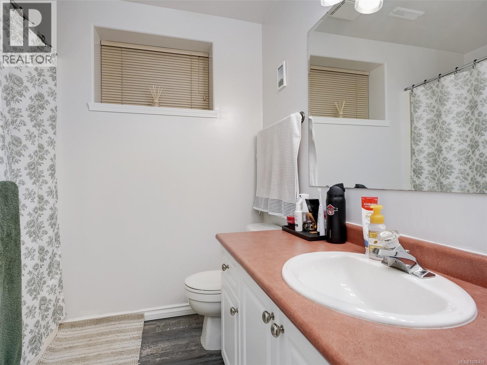 1276 Alan Rd, Saanich