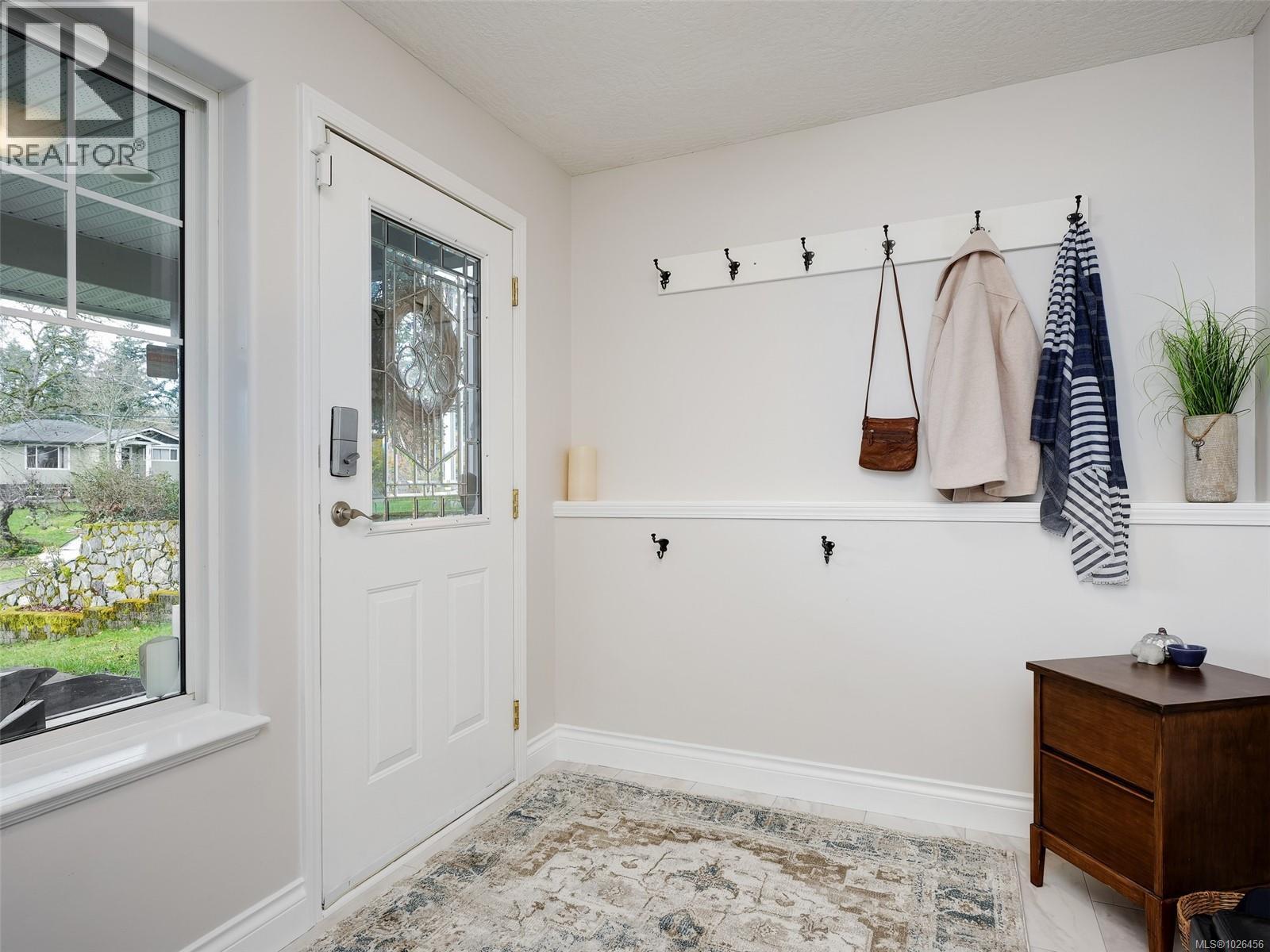 1276 Alan Rd, Saanich