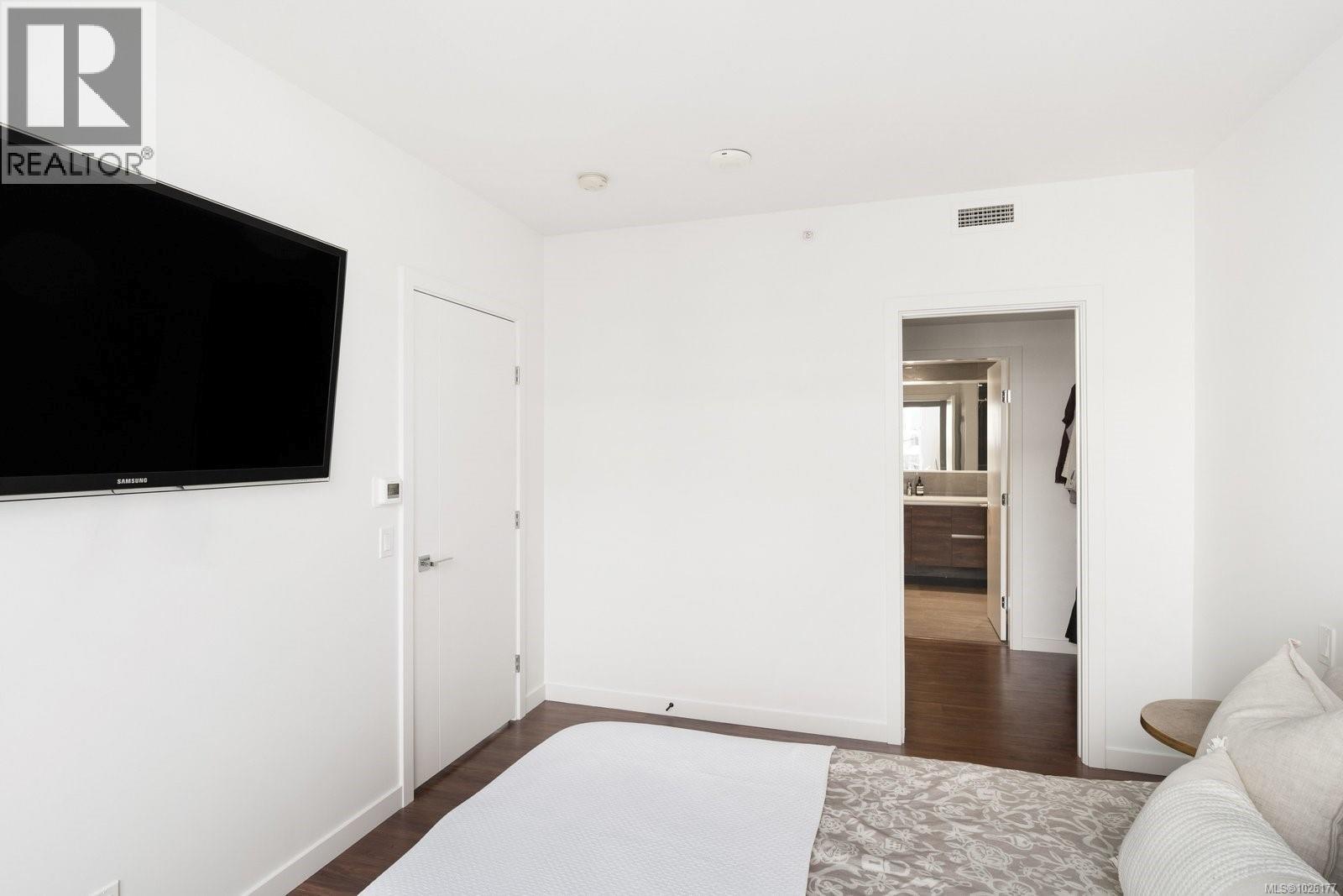 #801 369 TYEE RD - 19