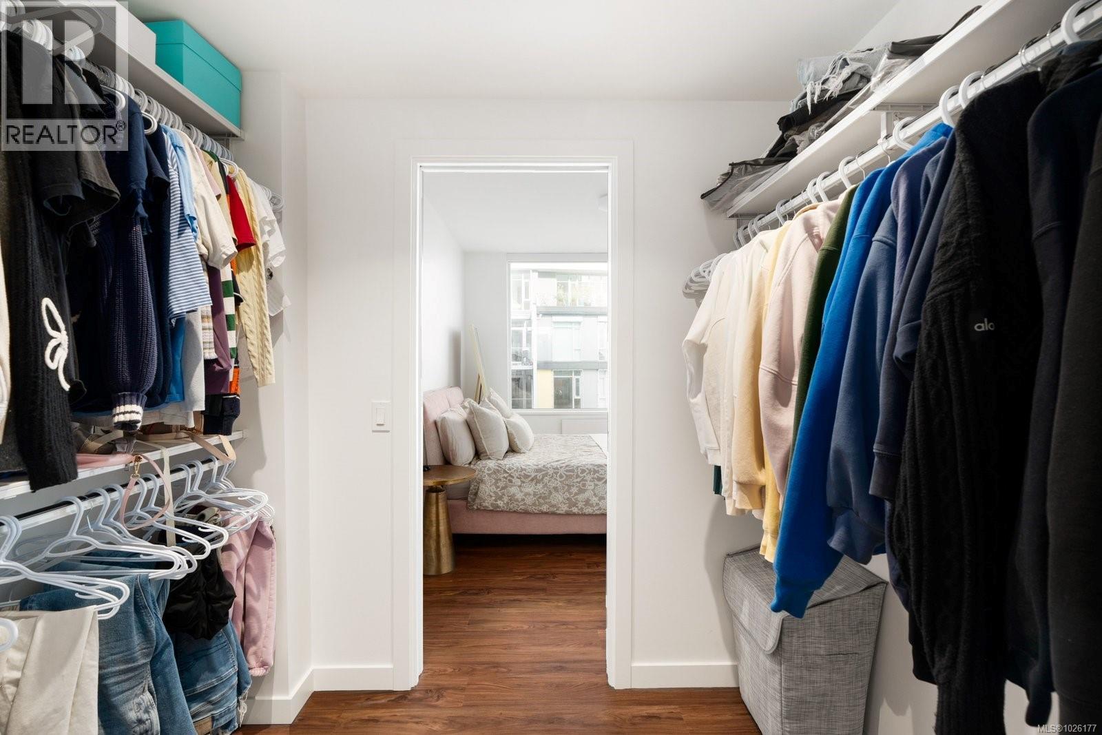 #801 369 TYEE RD - 20