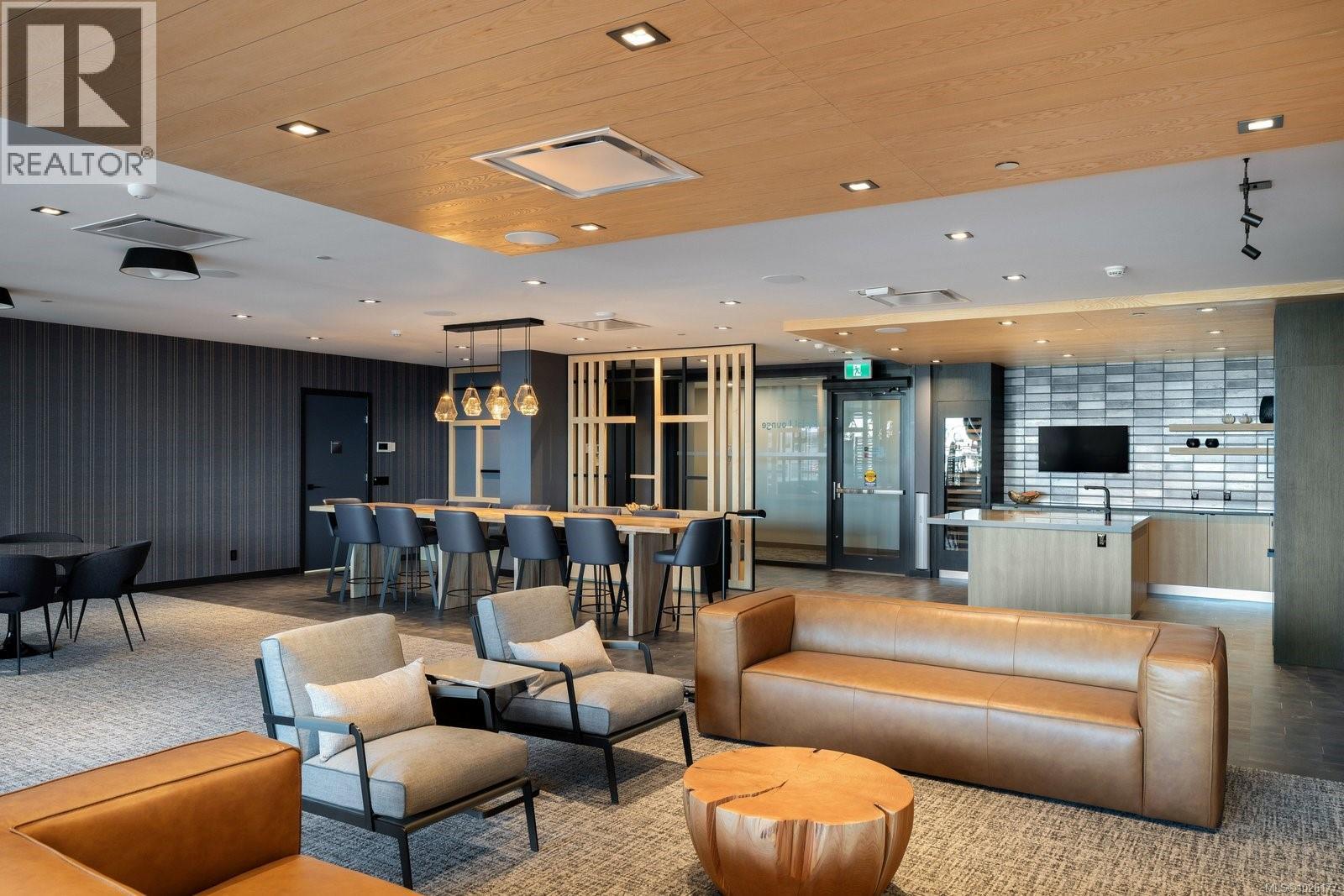 #801 369 TYEE RD - 41