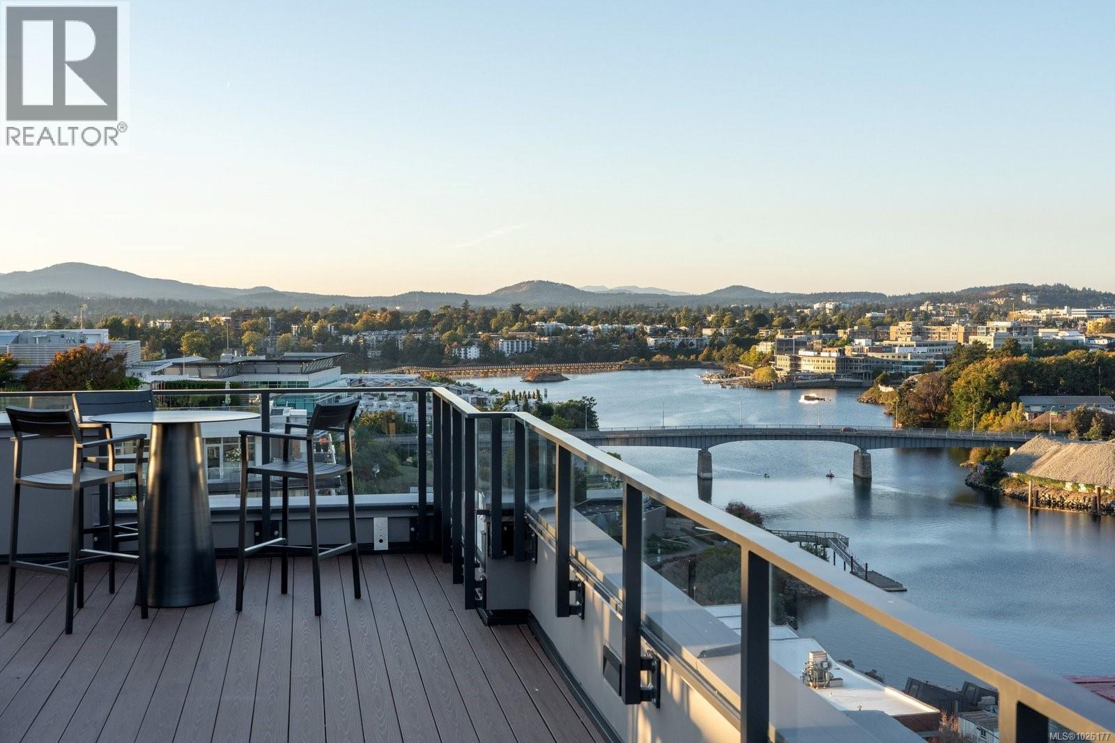 #801 369 TYEE RD - 36