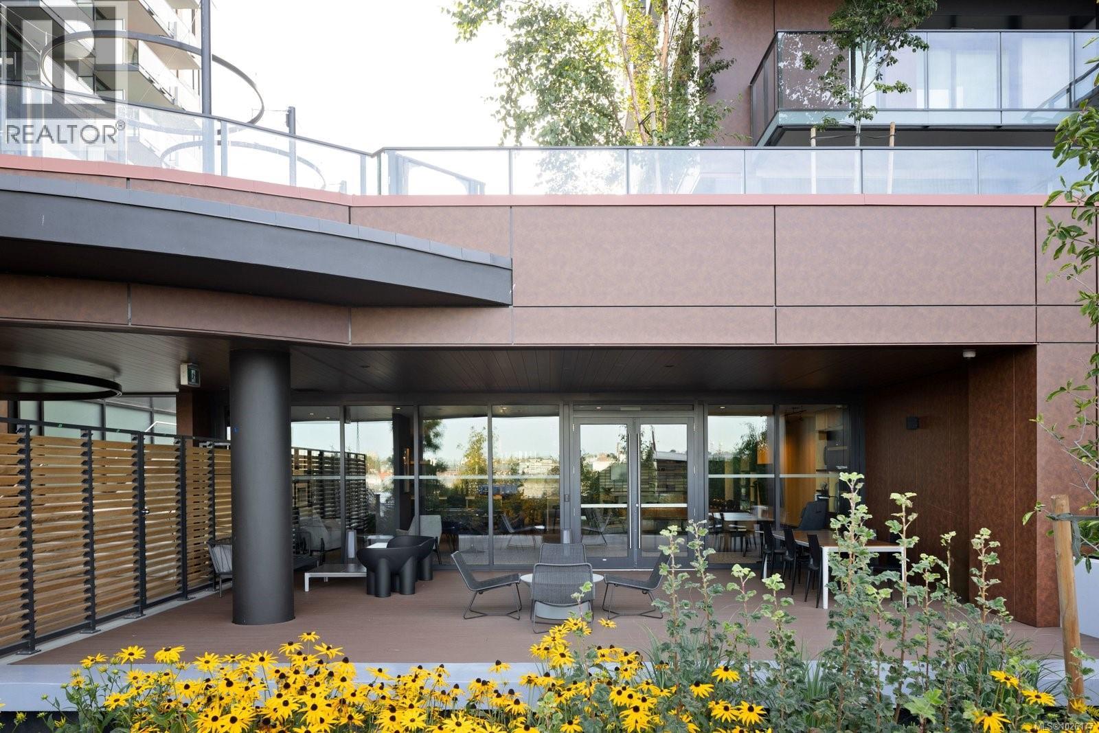 #801 369 TYEE RD - 45