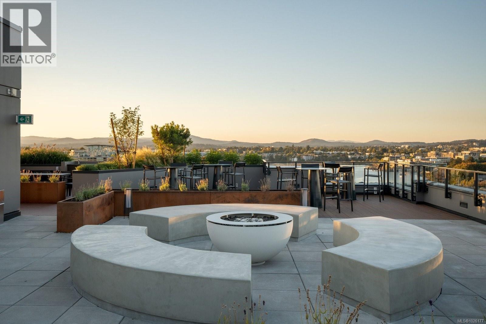 #801 369 TYEE RD - 31