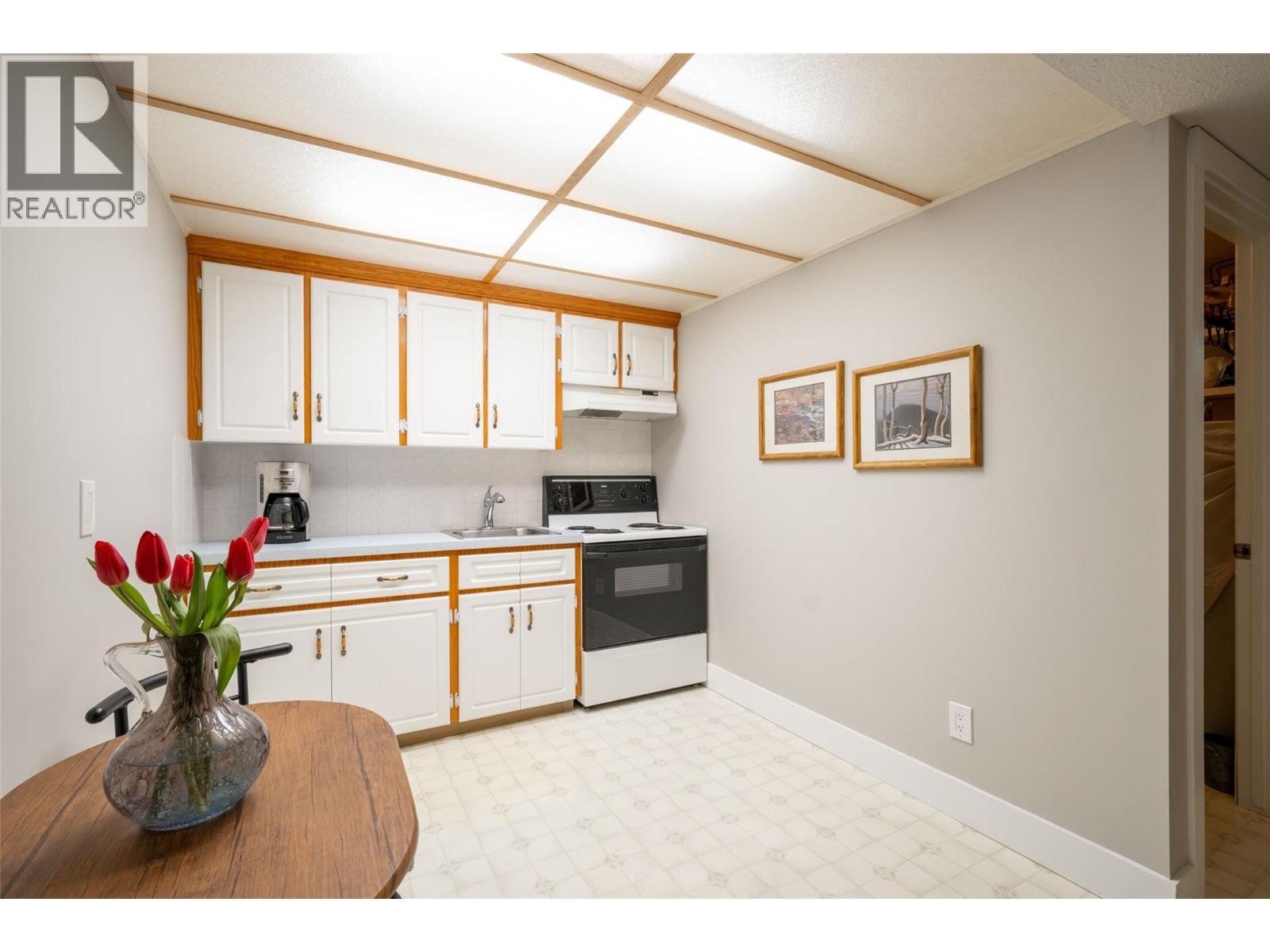 6809 Cameo Drive N, Vernon