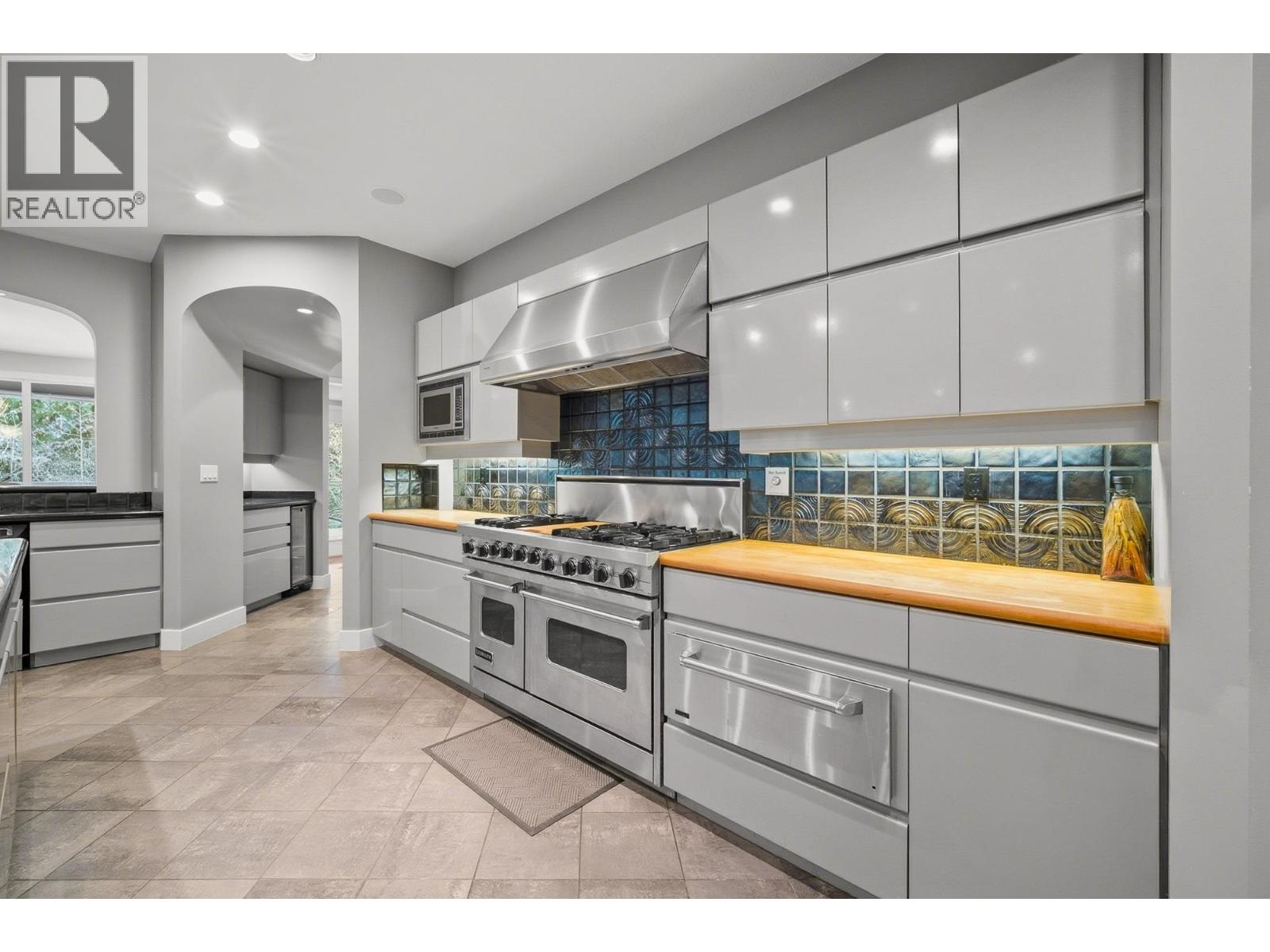 1075 THOMSON ROAD, Anmore