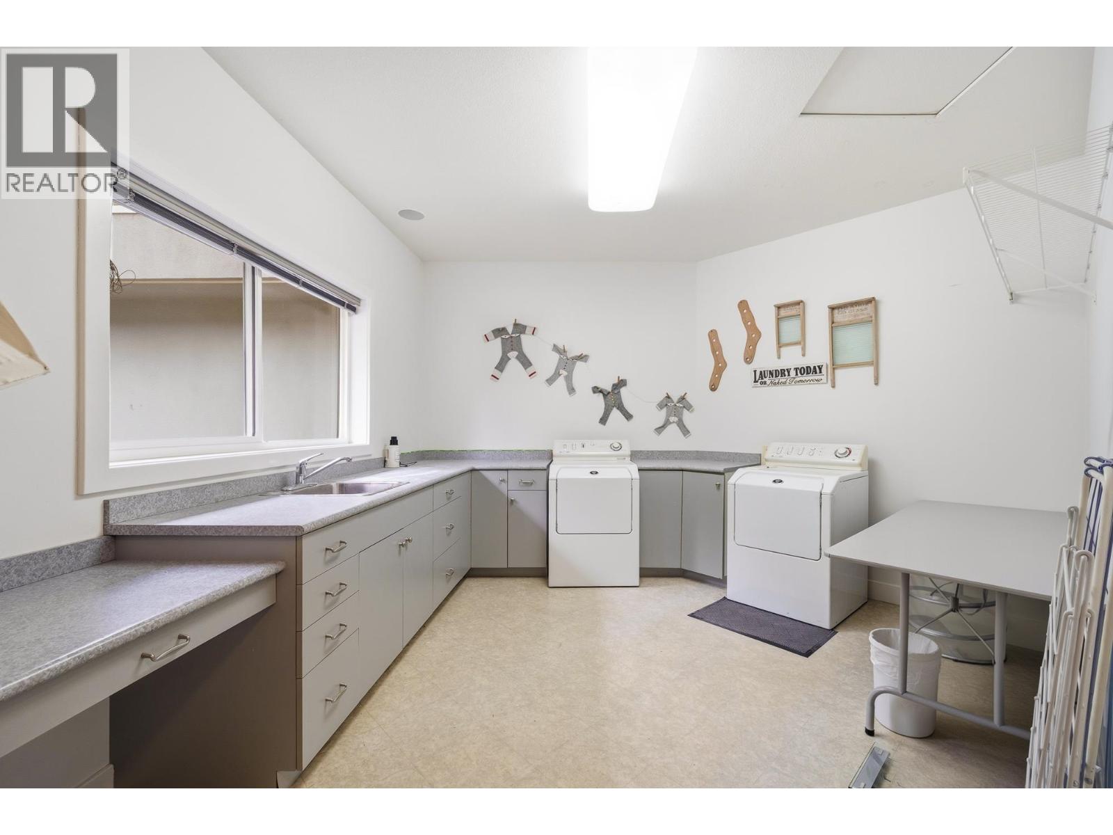 1075 THOMSON ROAD, Anmore