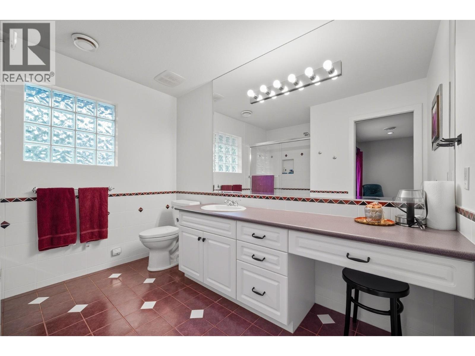 1075 THOMSON ROAD, Anmore