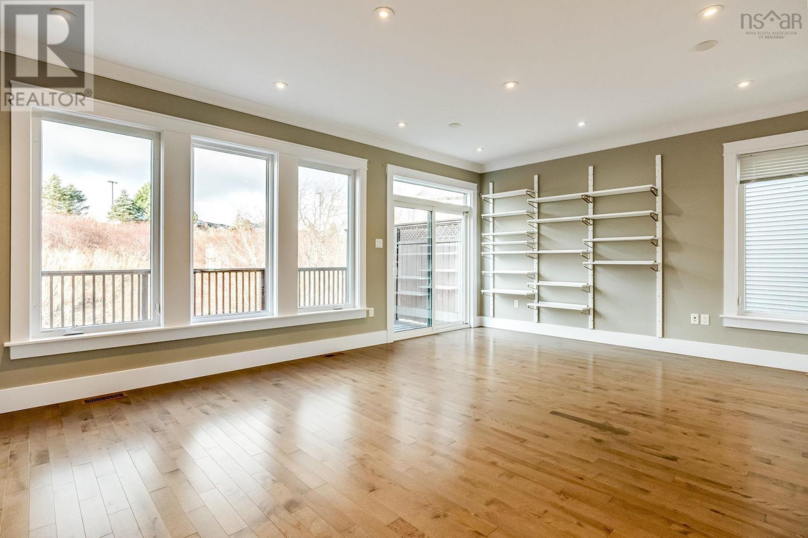 66 Hadley Crescent - Photo 5 of 47, Halifax, Nova Scotia