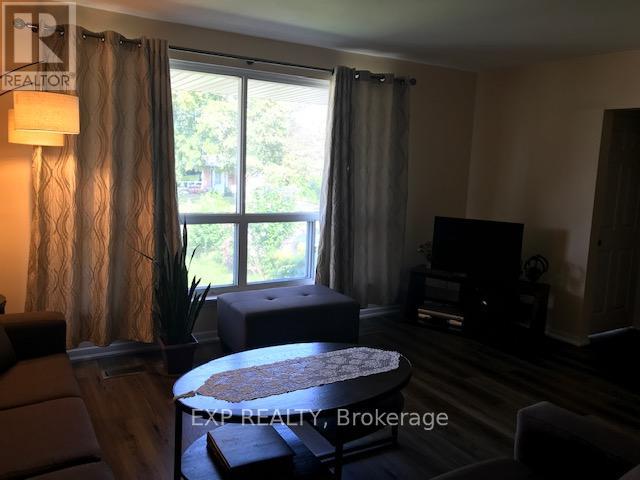 46 AUTUMN BOULEVARD - Photo 5 of 13, Brampton (Avondale), Ontario