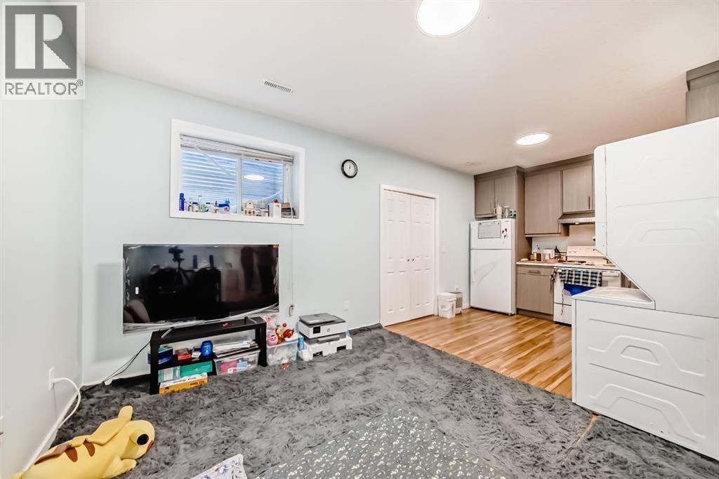 Single Family House for Sale in  Saddlelake Gardens NE Saddle Ridge Calgary 