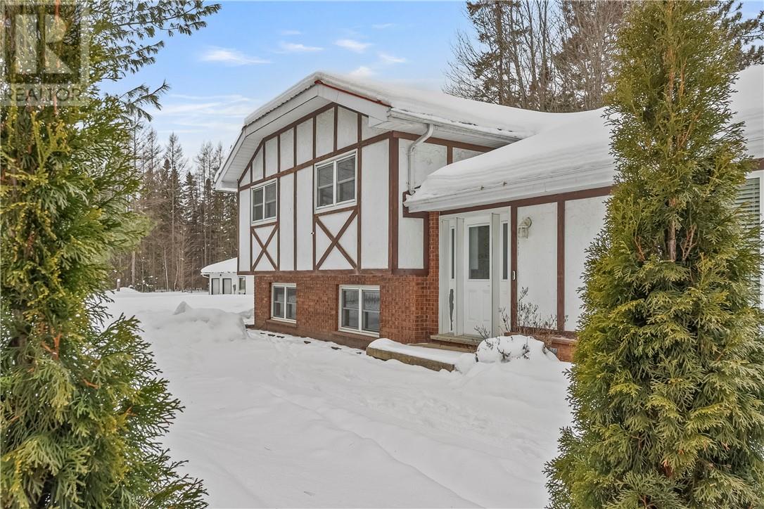 2201 Lee Valley Road - Photo 4 of 53, Espanola, Ontario