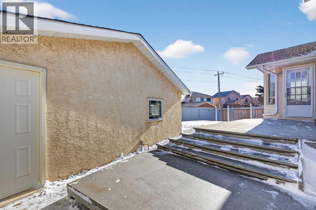 Single Family House for Sale in  Del Rio Place NE Monterey Park Calgary 