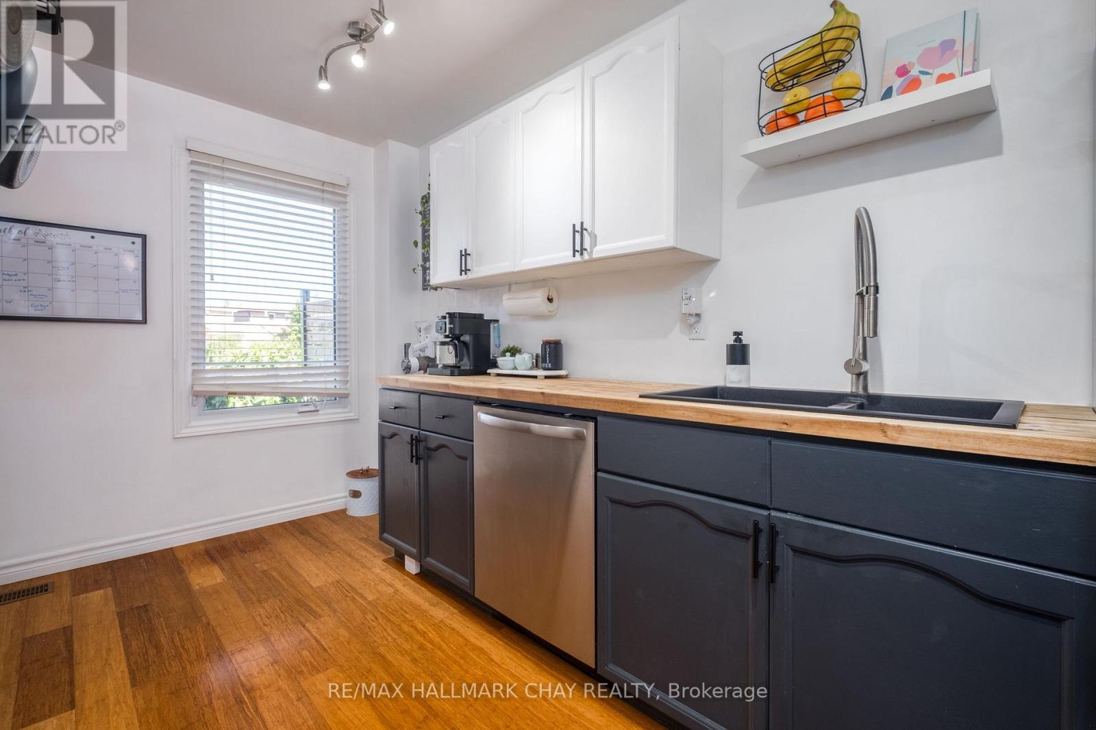 Single Family House for Sale in  WALLACE DRIVE Barrie (Northwest) 