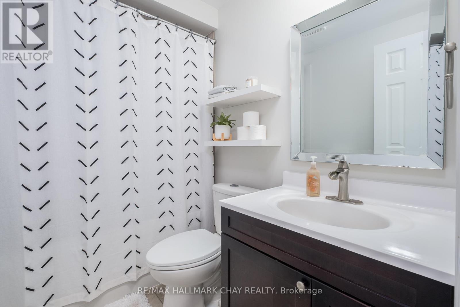 Single Family House for Sale in  WALLACE DRIVE Barrie (Northwest) 