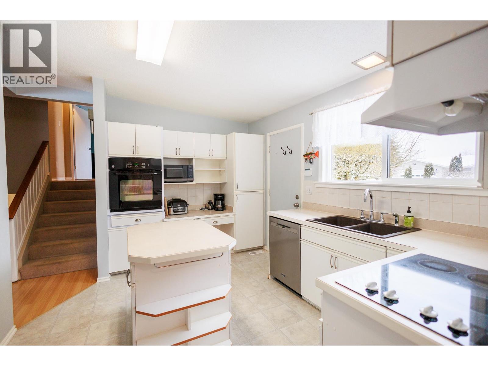 4115 BENNER Street, Terrace