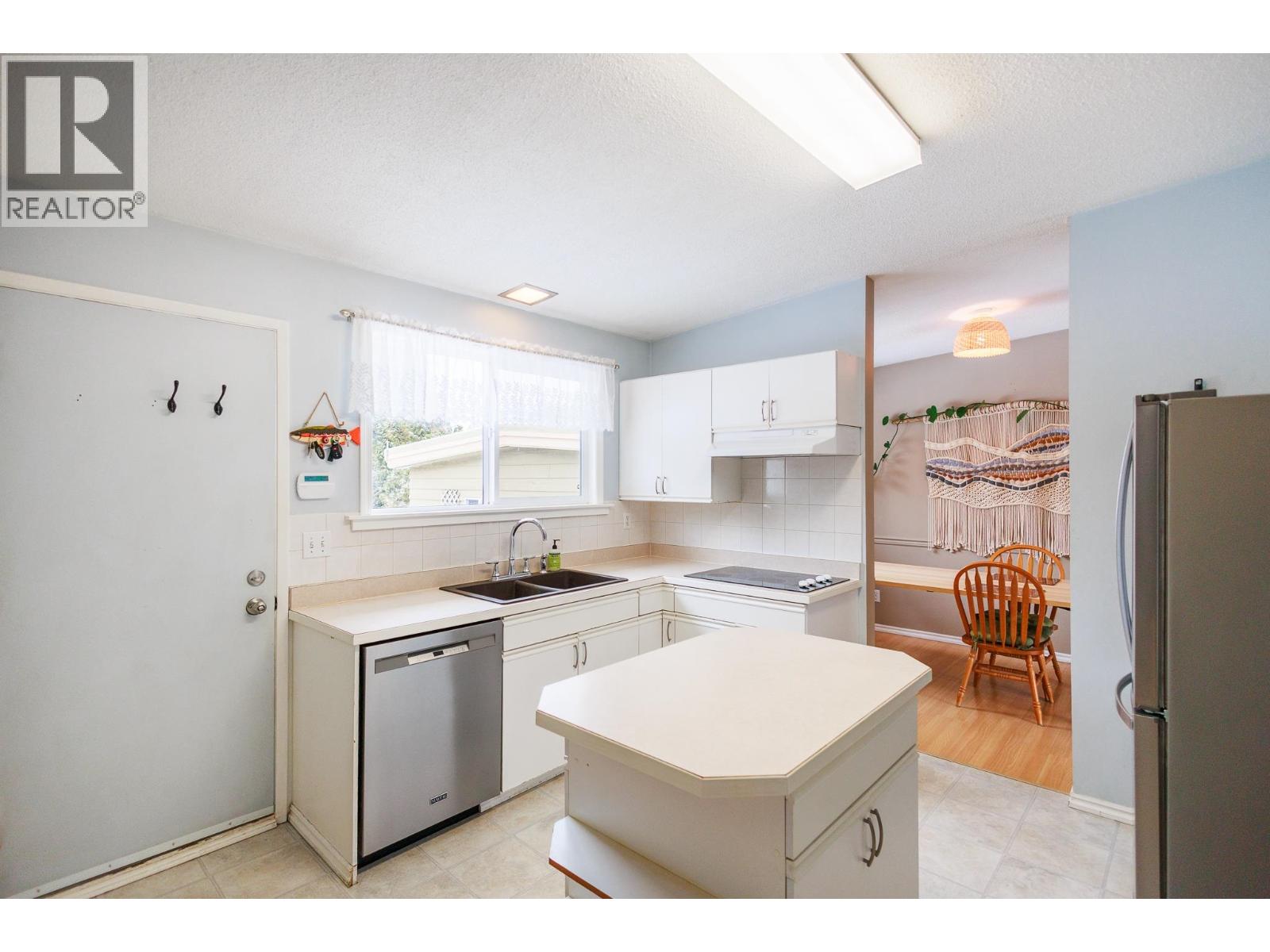 4115 BENNER Street, Terrace