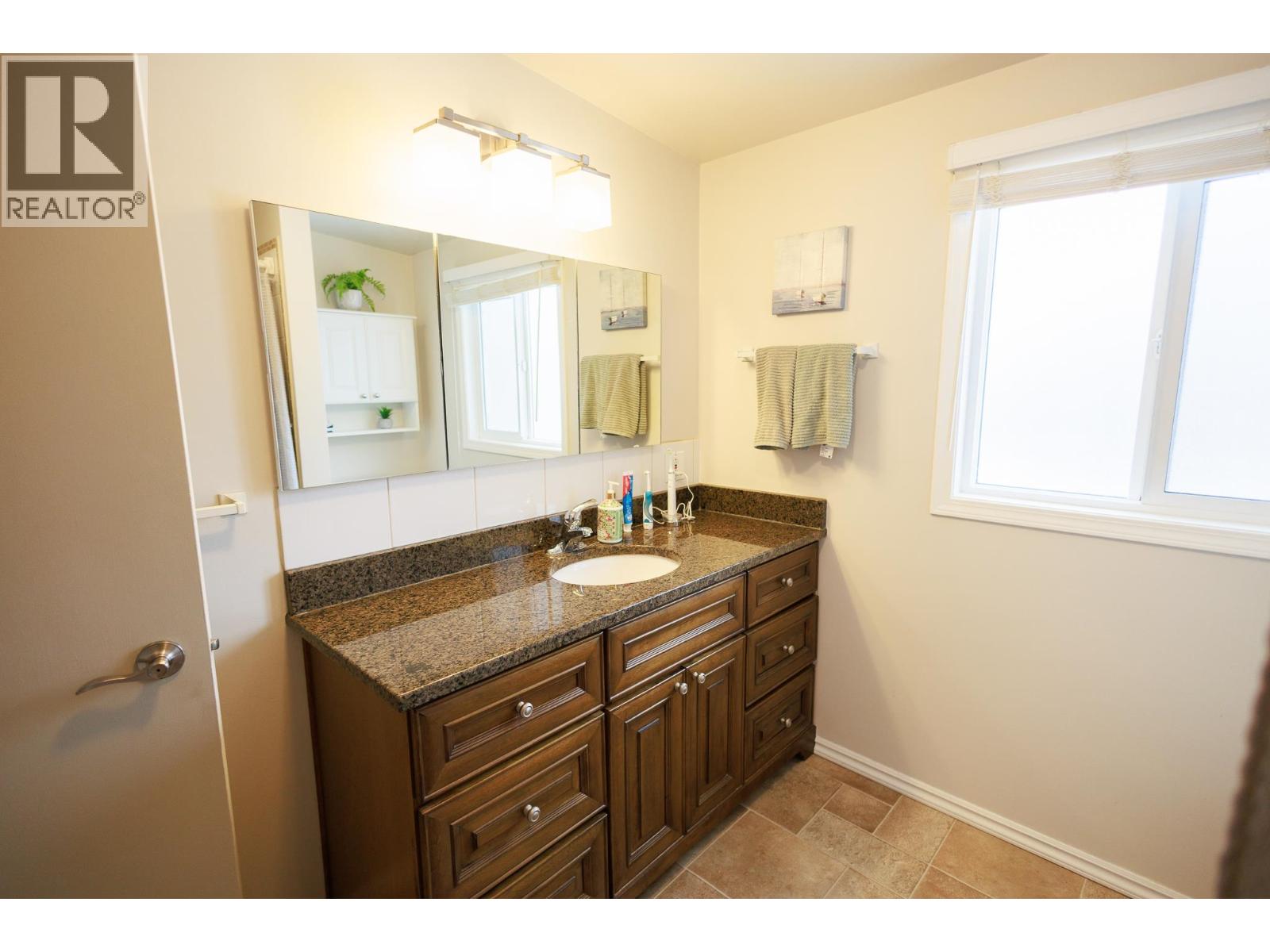 4115 BENNER Street, Terrace