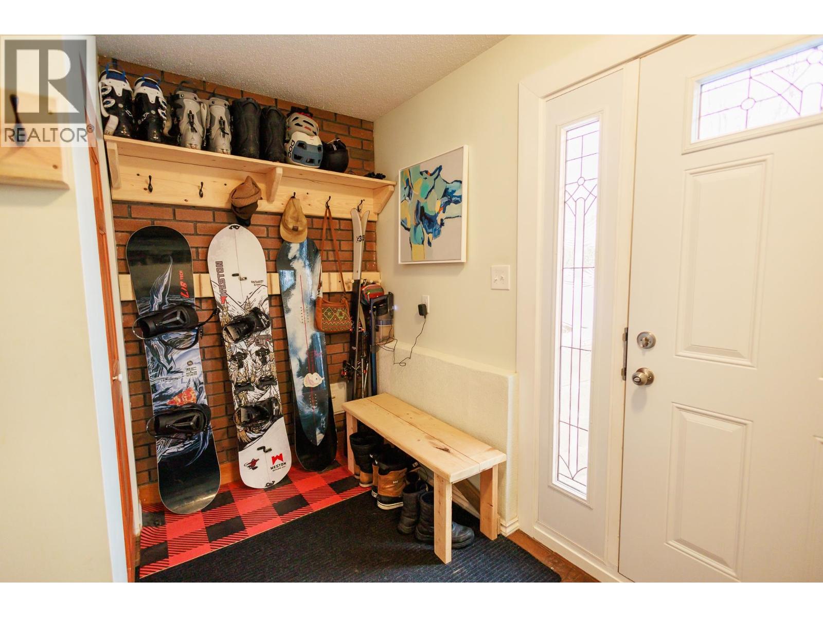 4115 BENNER Street, Terrace