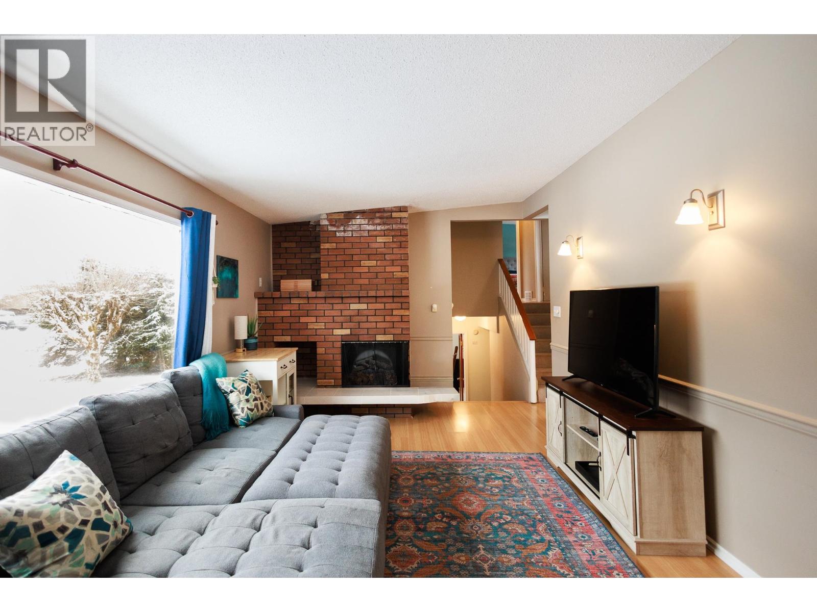 4115 BENNER Street, Terrace