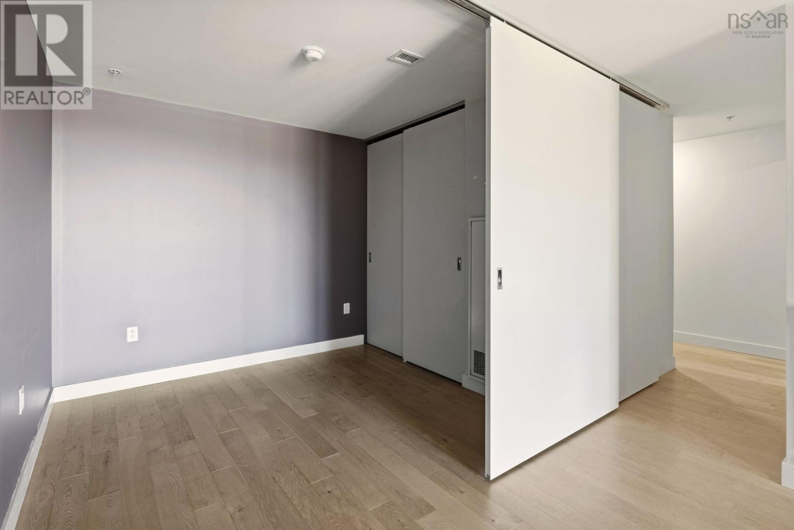 Property 24 of 42 of 618 1048 Wellington Street