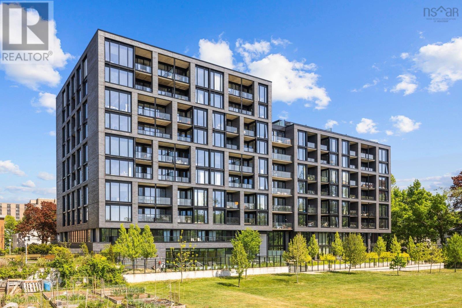 Property 36 of 42 of 618 1048 Wellington Street