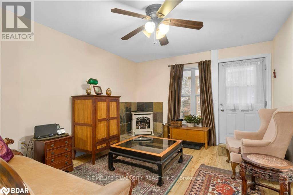 251 ST PAUL STREET - 4
